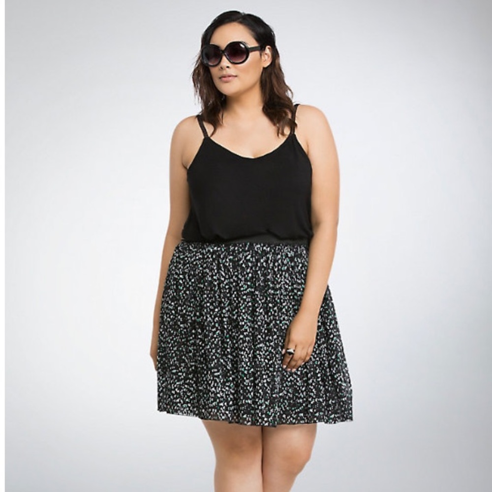 Black Heart Chiffon Pleated Skirt